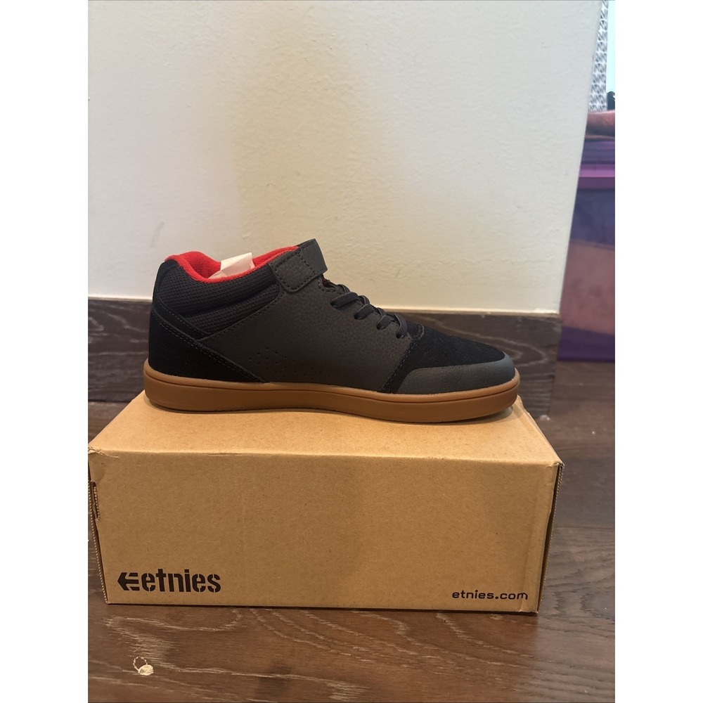 Etnies Kids Marana Skate Shoe Size 6 Navy And Red